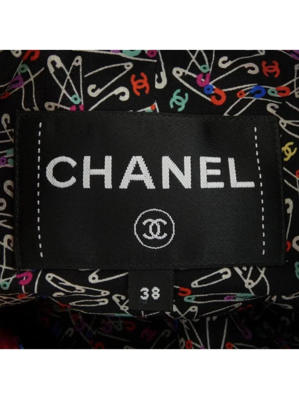 CHANEL width no item
